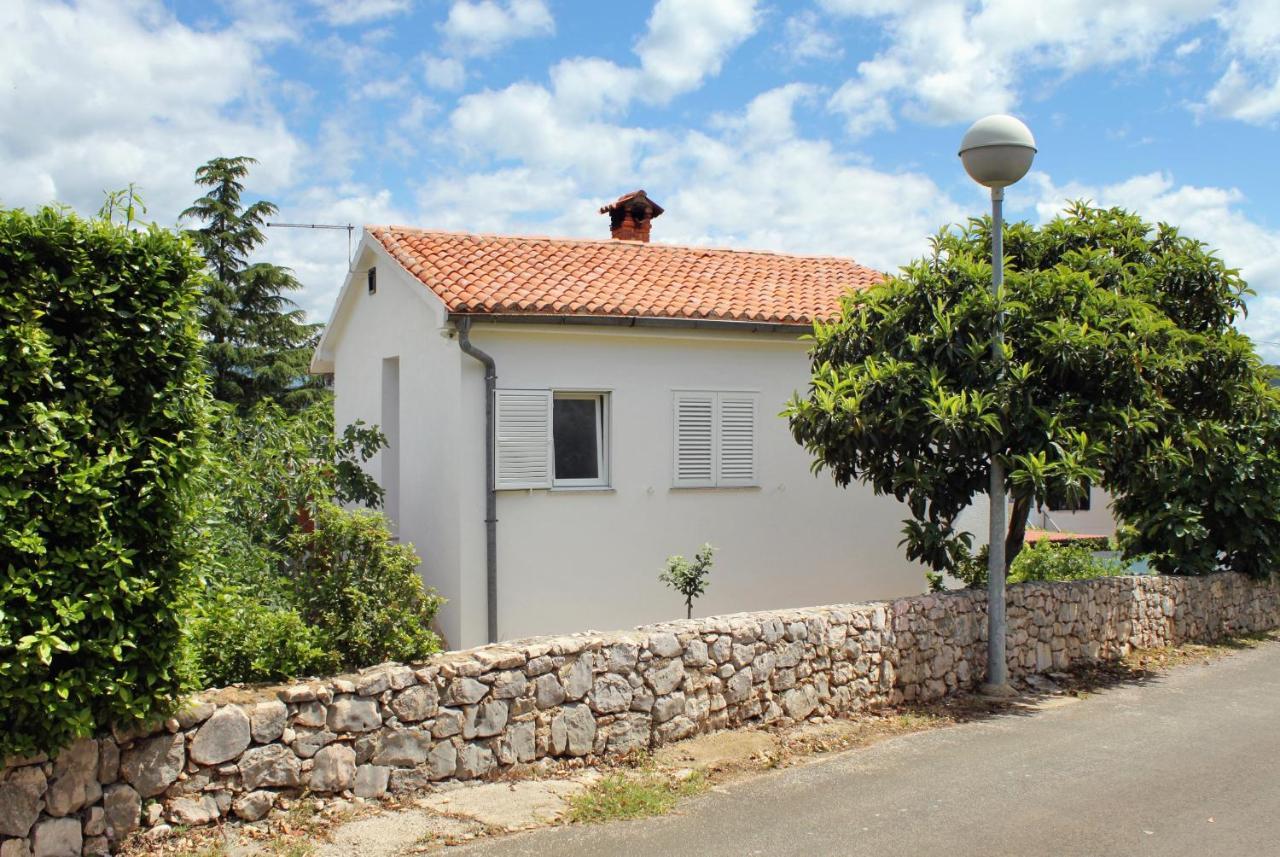 Apartments By The Sea Vantacici, Krk - 5347 Malinska Bagian luar foto